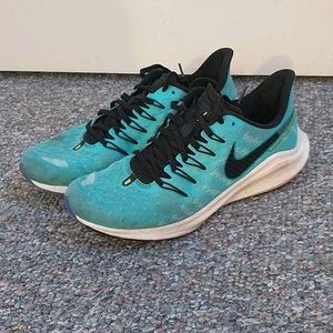 Women's Nike Zoom Vomero 14 size 8